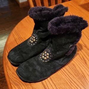 Taos Footwear Black Ankle Boots with Gold Accents